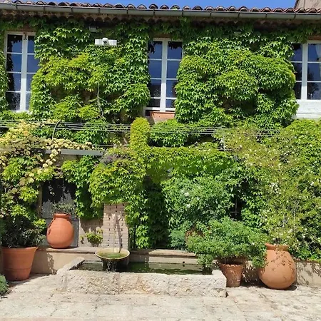 Holiday home Sublime Terrasse Piscine Privee Jardin Aubagne